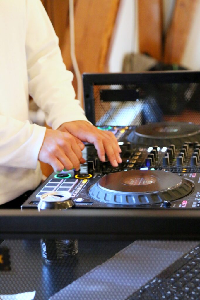 DJ i Salen